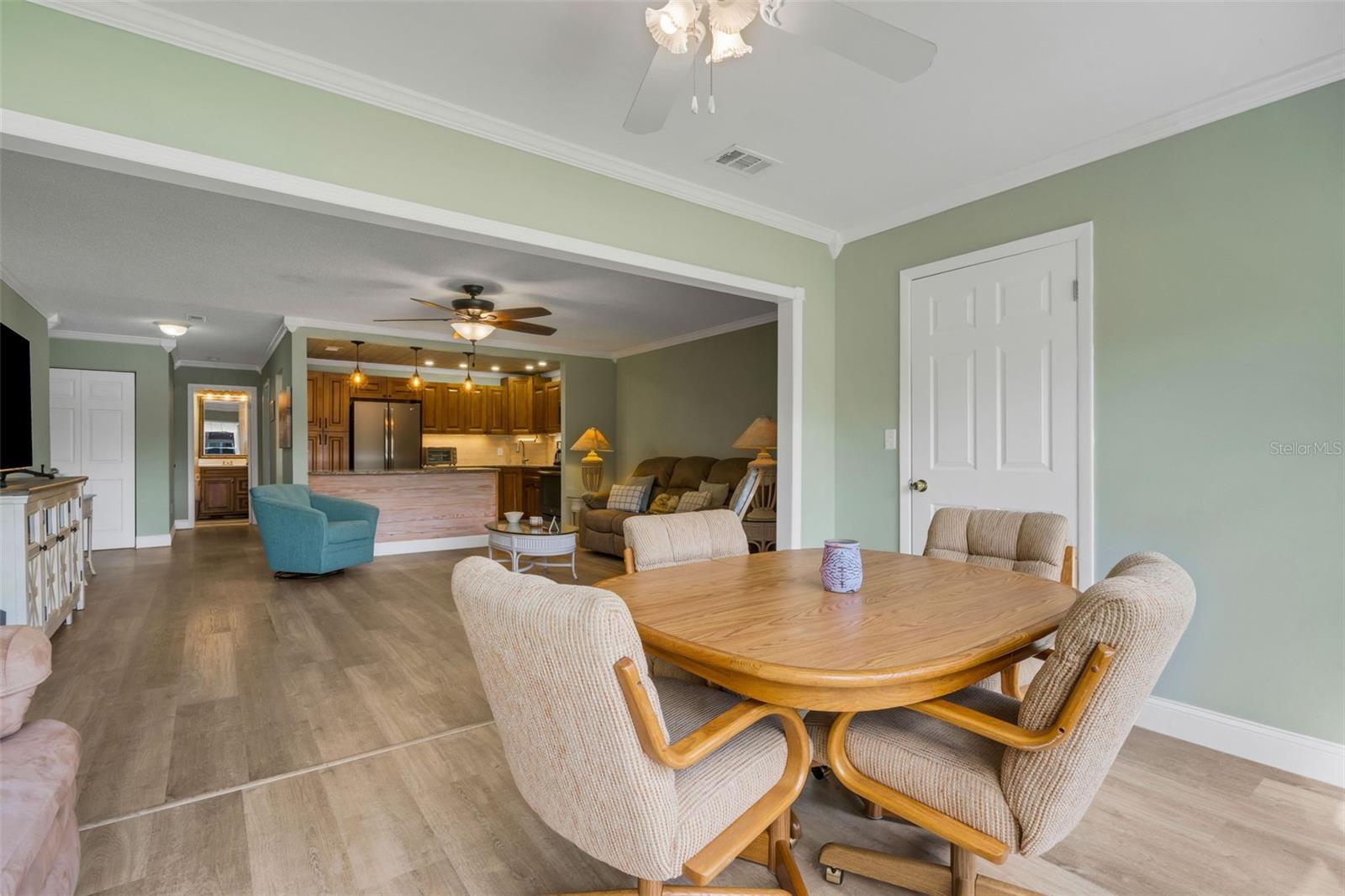 Image 14 of 30 For 203 Aspen Circle 203