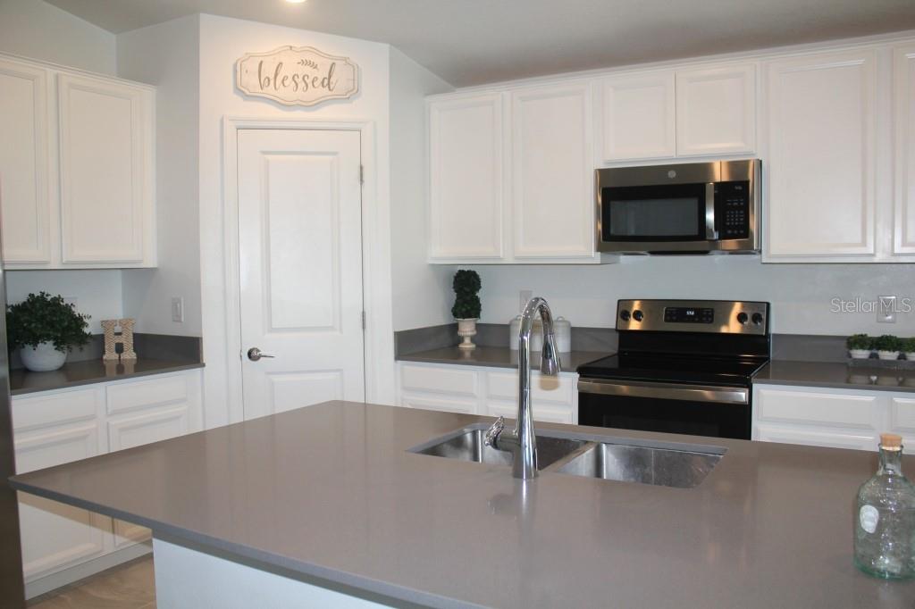 Image 32 of 34 For 5010 Four Strand Court