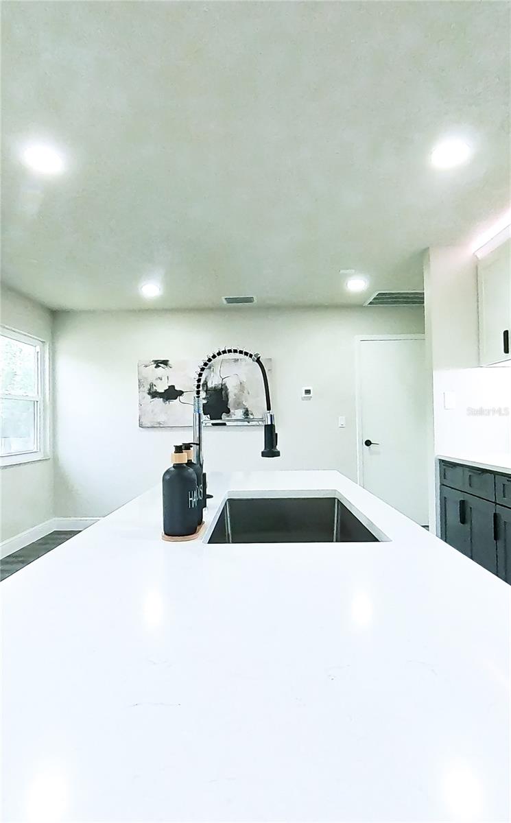 Image 11 of 38 For 5418 6th Avenue S