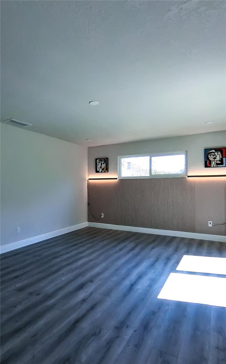 Image 17 of 38 For 5418 6th Avenue S