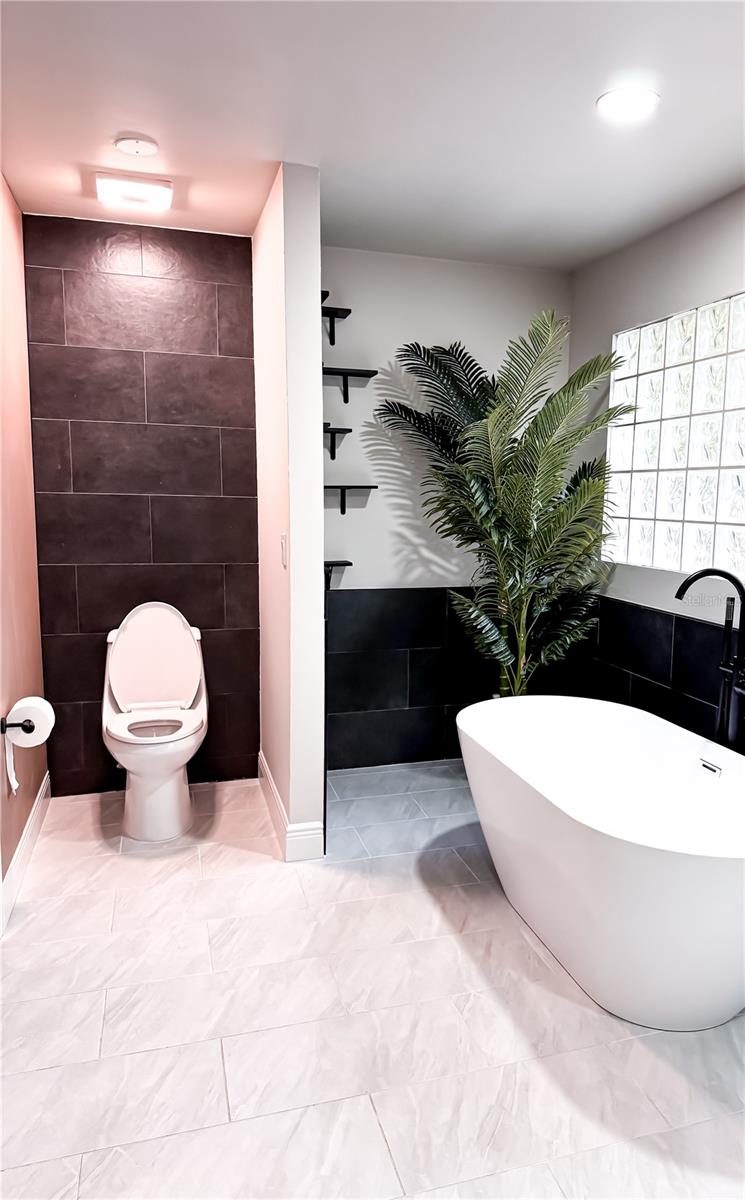 Image 22 of 38 For 5418 6th Avenue S