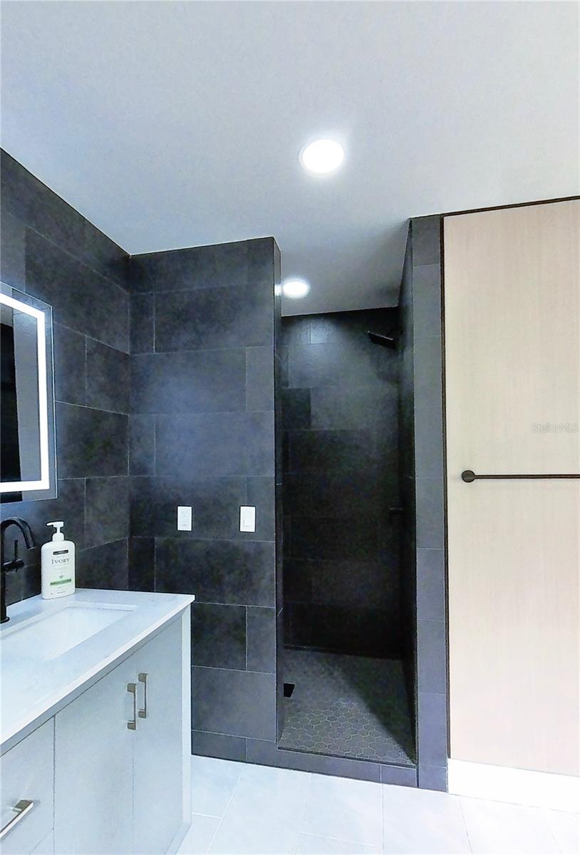 Image 23 of 38 For 5418 6th Avenue S