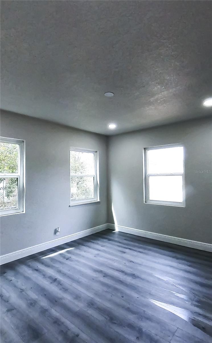 Image 28 of 38 For 5418 6th Avenue S