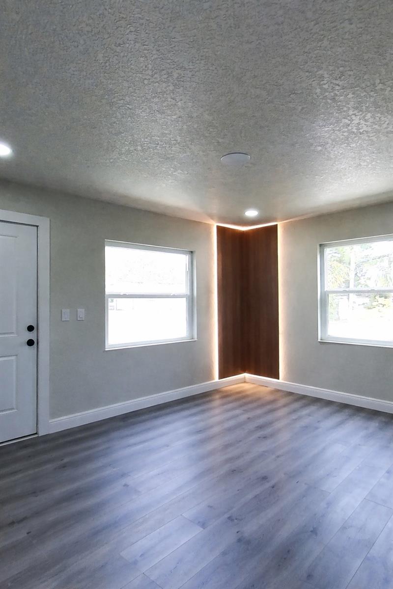 Image 6 of 38 For 5418 6th Avenue S