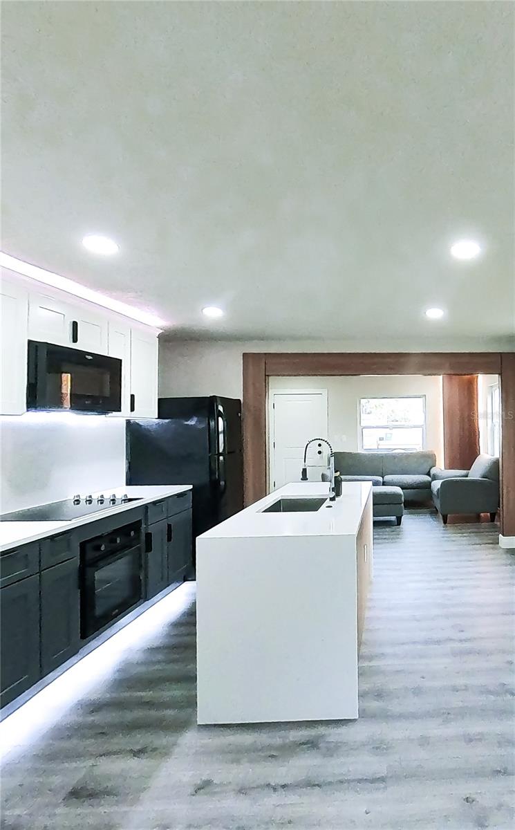 Image 8 of 38 For 5418 6th Avenue S