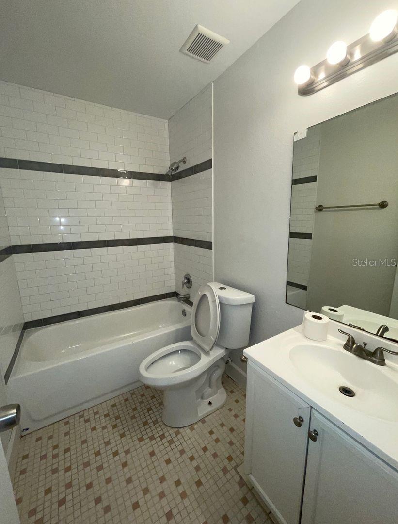 Image 8 of 12 For 2126 Grace Street