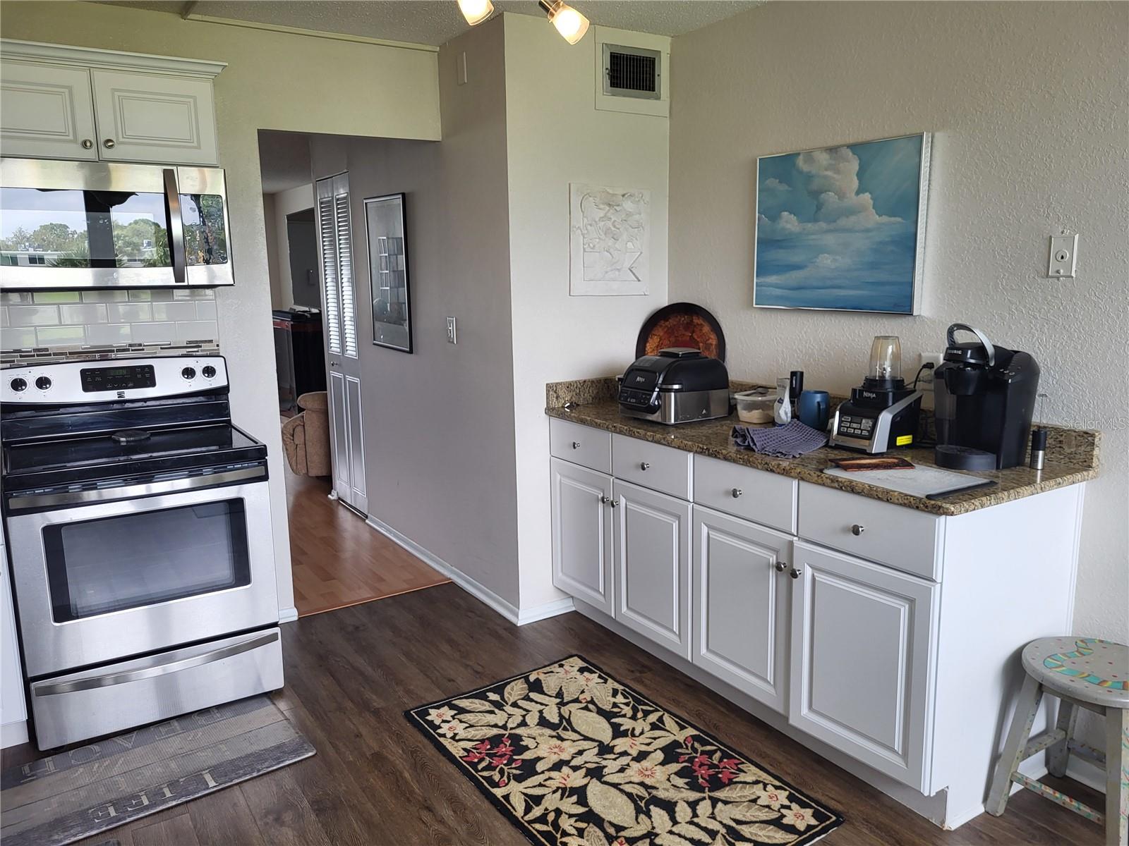 Image 7 of 15 For 4895 Bay Street Ne 212