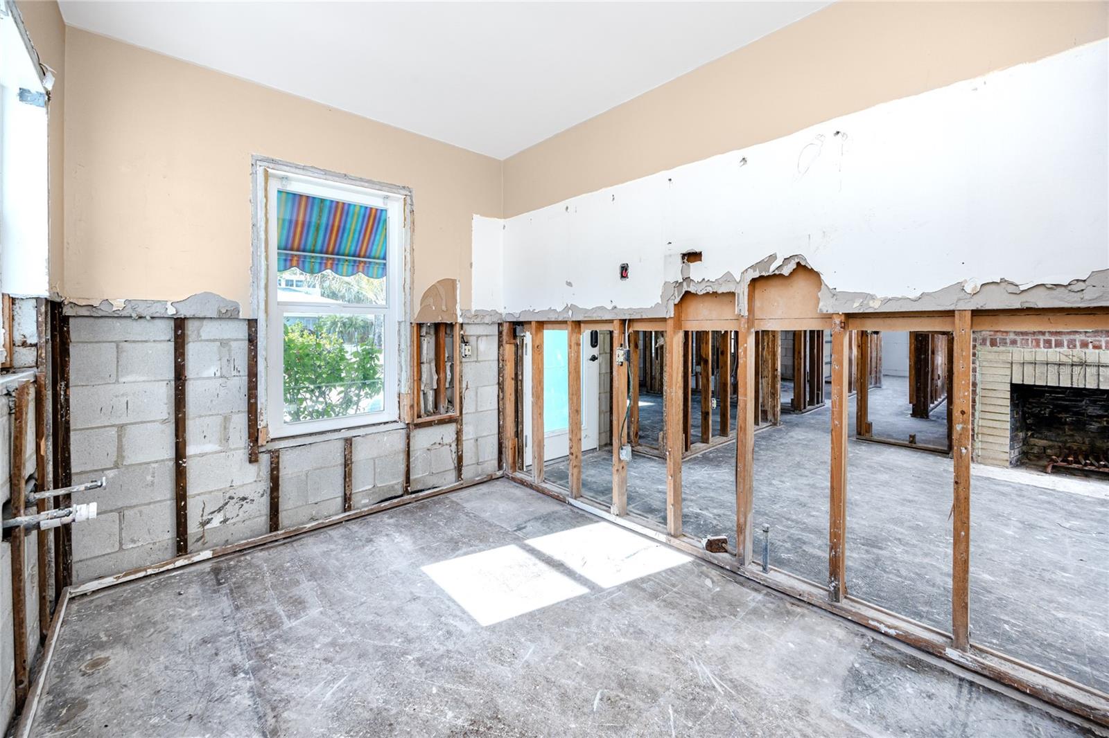 Image 18 of 49 For 815 Lantana Avenue