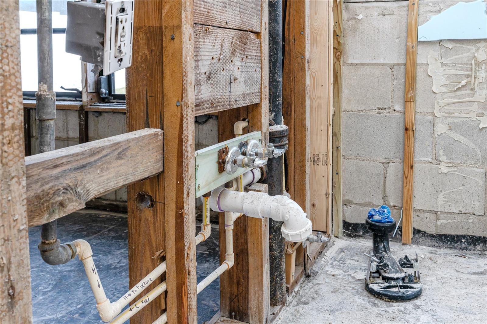 Image 27 of 49 For 815 Lantana Avenue