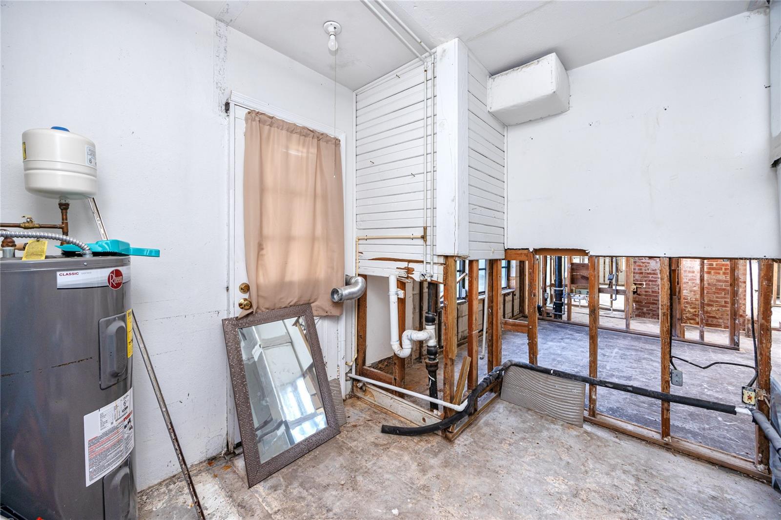 Image 36 of 49 For 815 Lantana Avenue