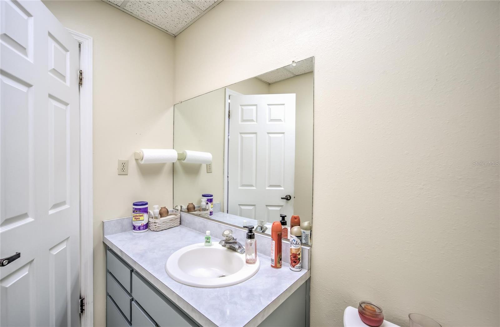 Image 23 of 100 For 504 Baker Street