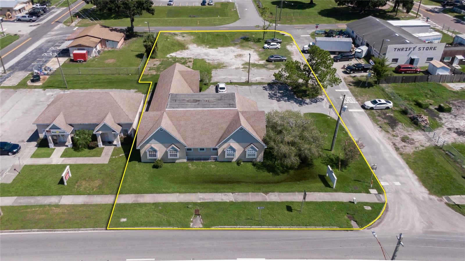 Image 3 of 100 For 504 Baker Street