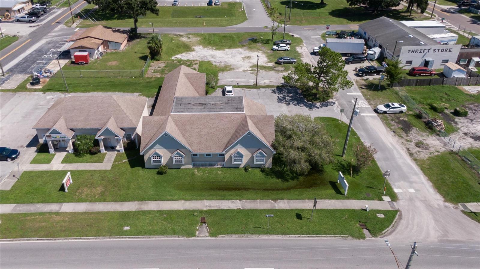 Image 4 of 100 For 504 Baker Street