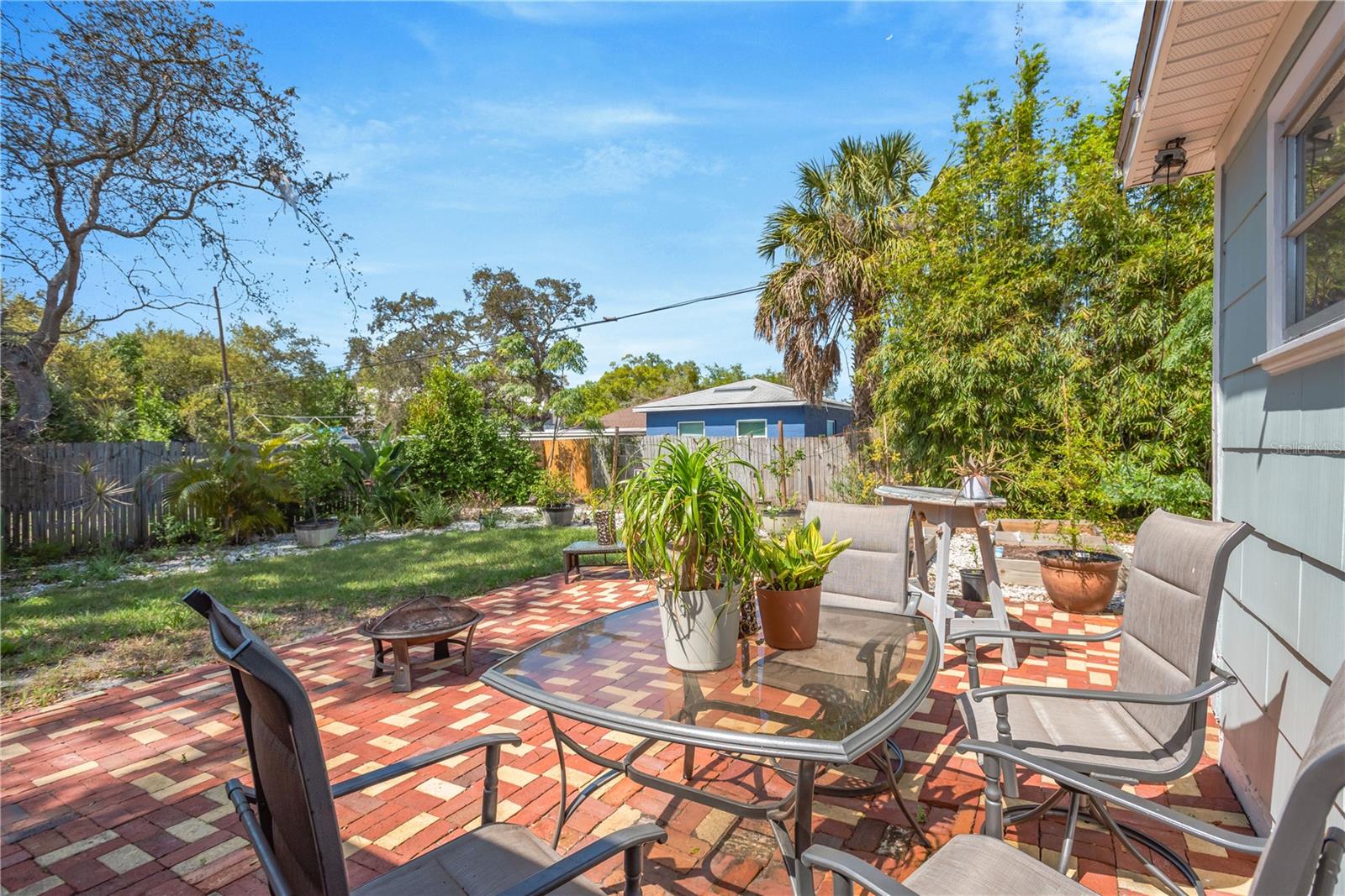 Image 21 of 27 For 1424 Pine Street