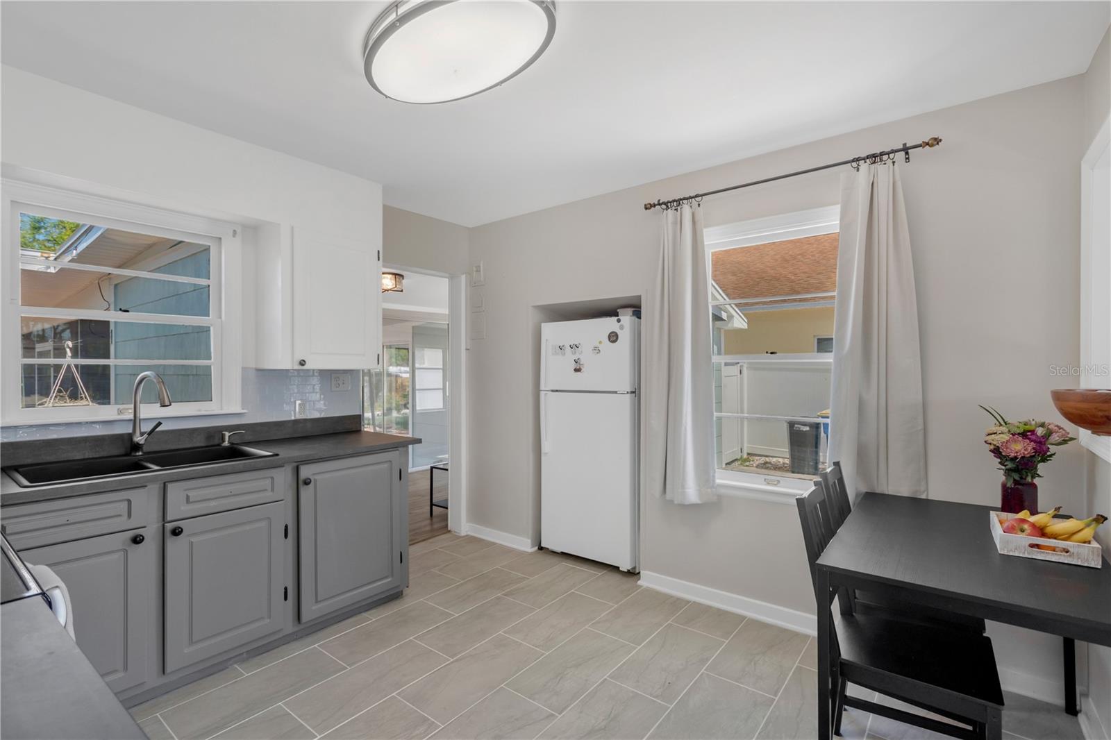 Image 8 of 27 For 1424 Pine Street