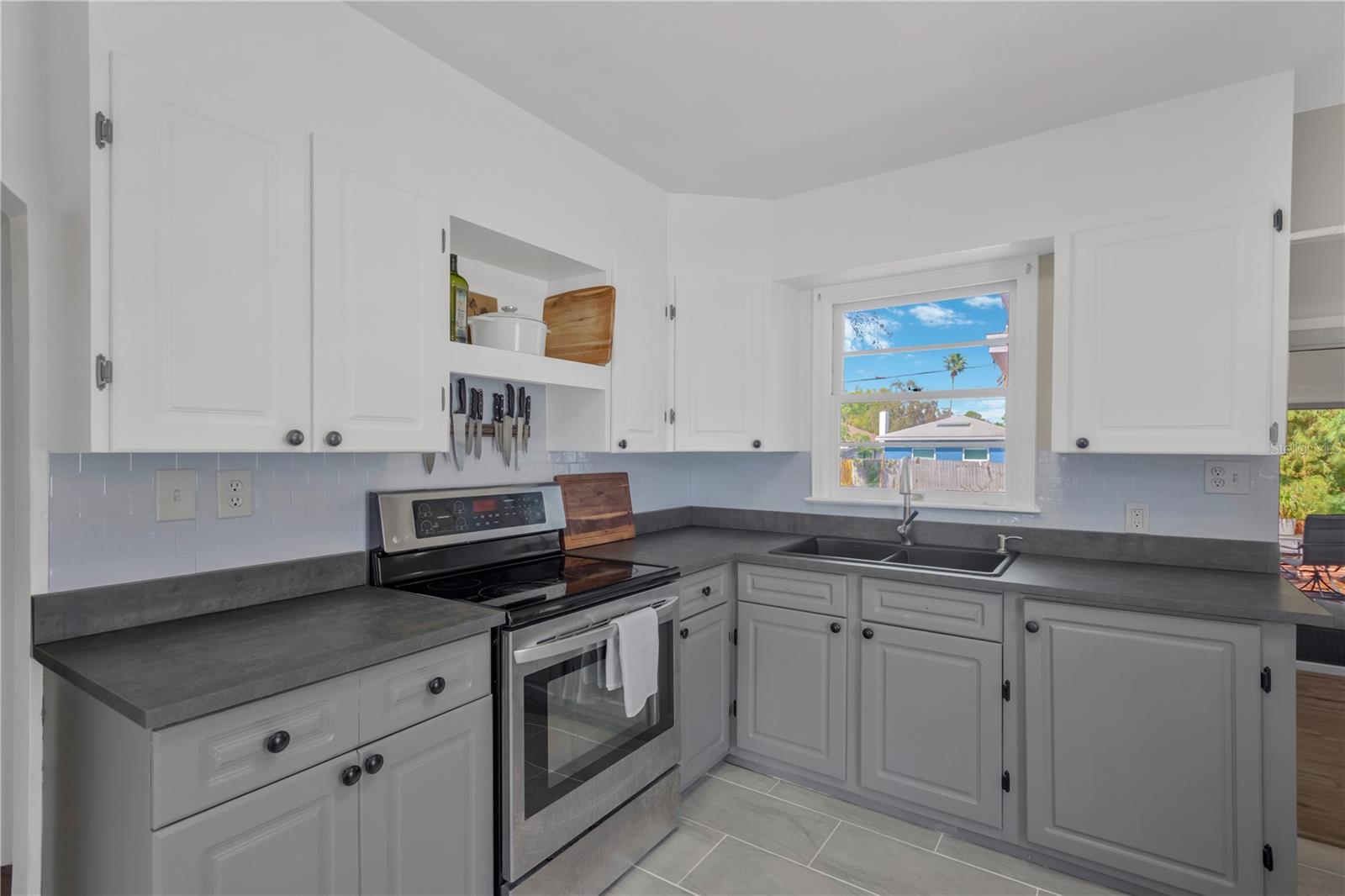 Image 9 of 27 For 1424 Pine Street