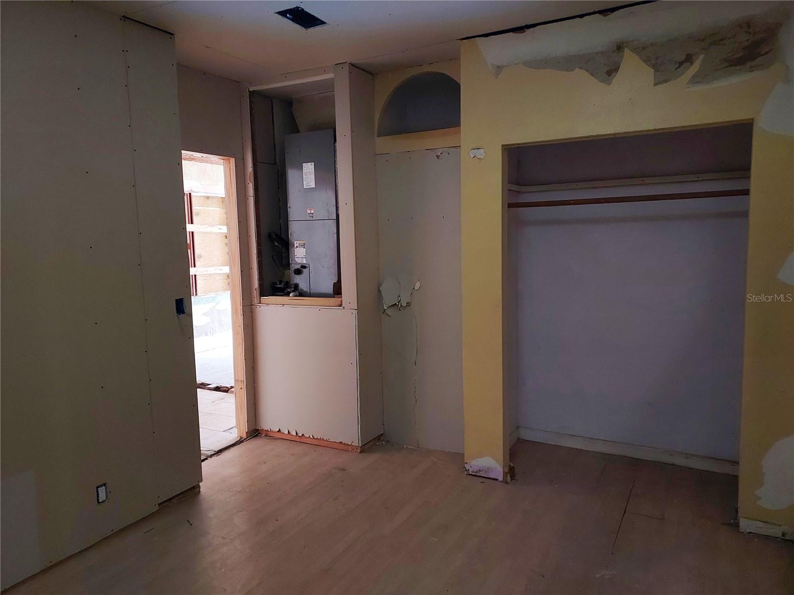 Image 11 of 15 For 1426 17th Street W