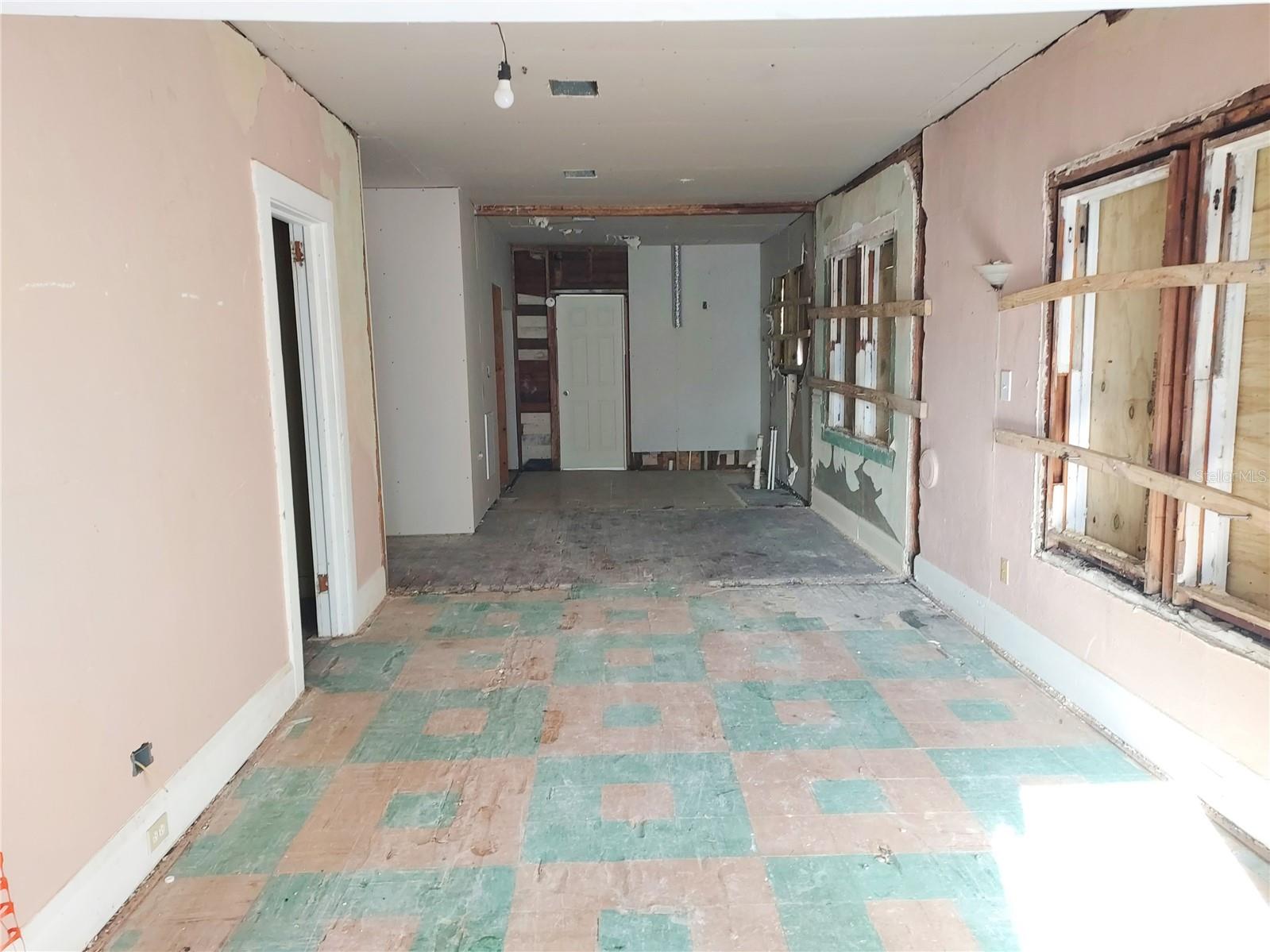 Image 5 of 15 For 1426 17th Street W