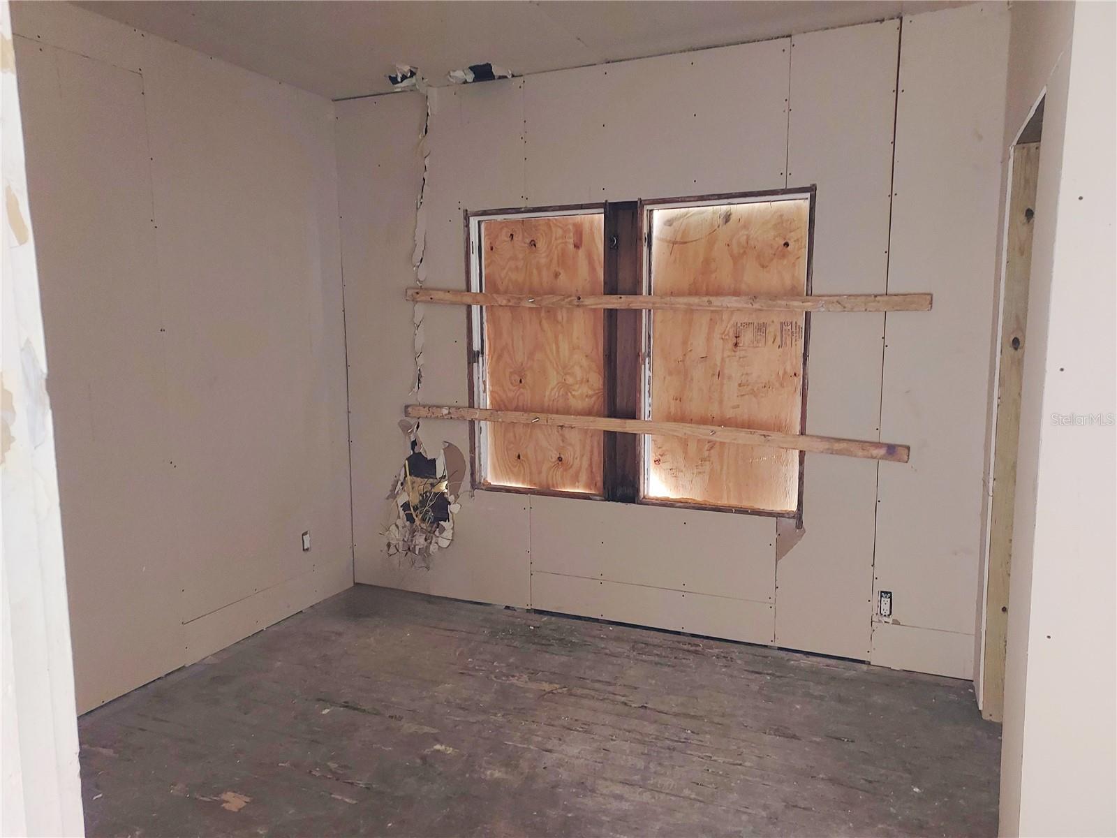 Image 7 of 15 For 1426 17th Street W