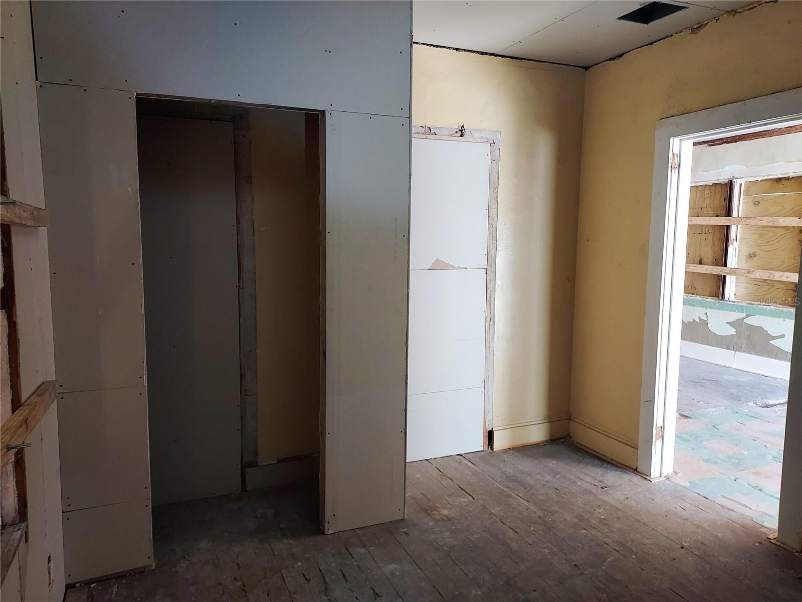 Image 8 of 15 For 1426 17th Street W