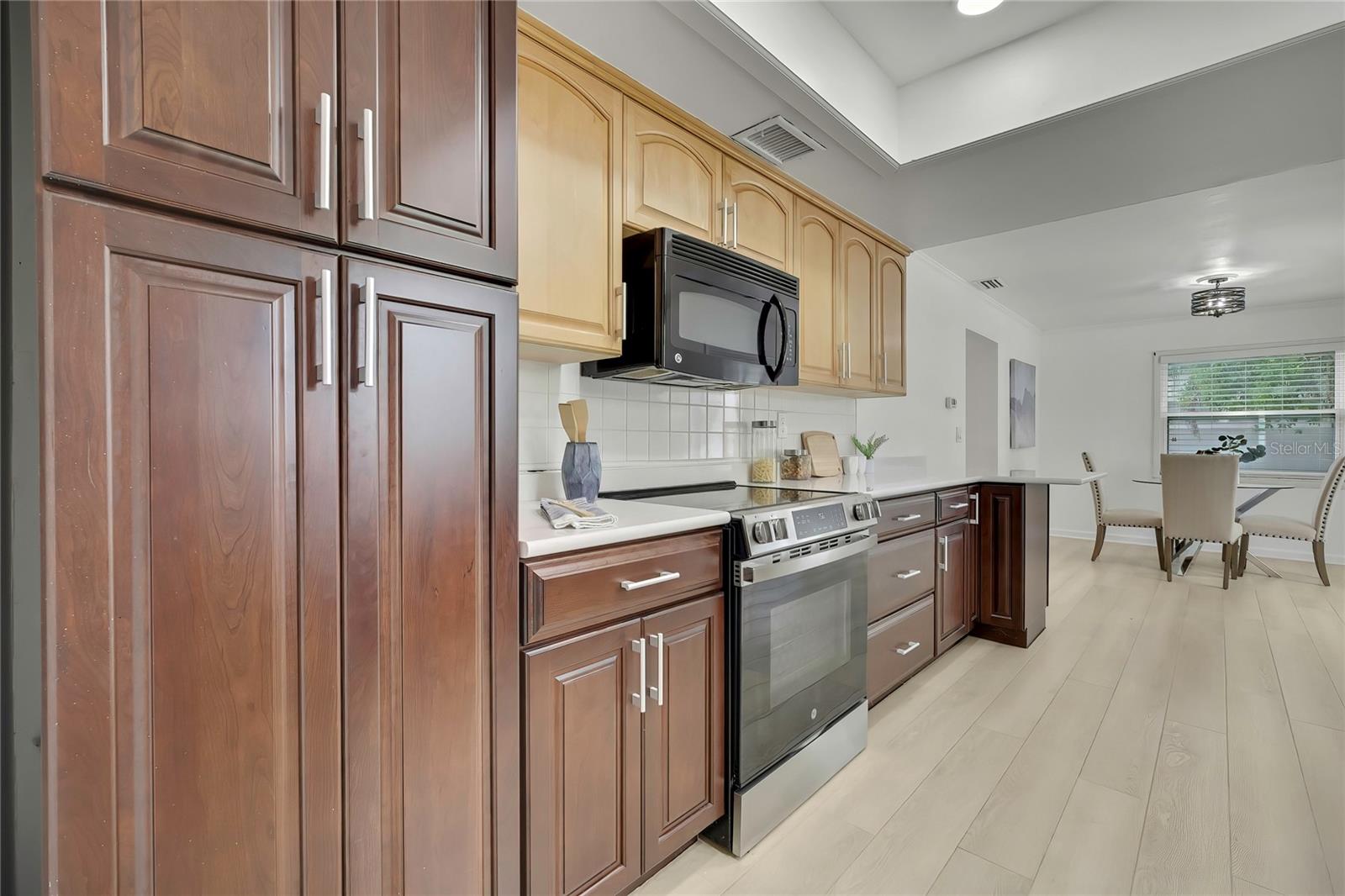 Image 11 of 45 For 8424 Stillbrook Avenue