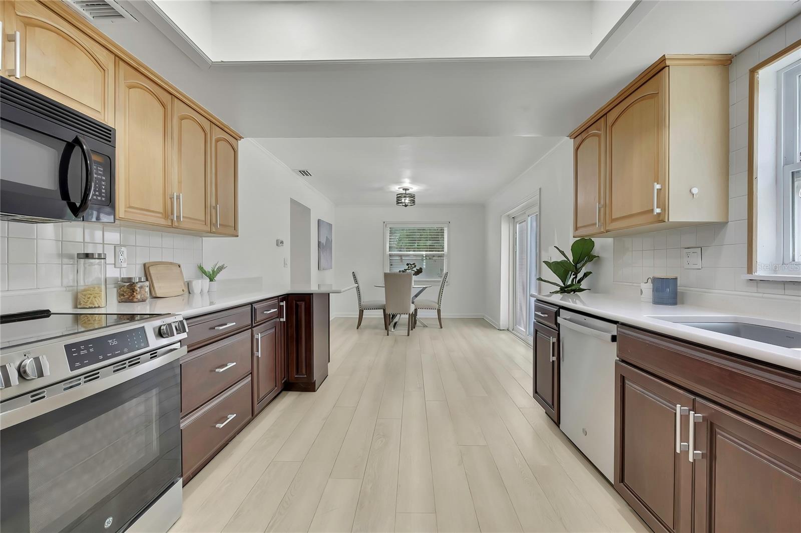 Image 12 of 45 For 8424 Stillbrook Avenue