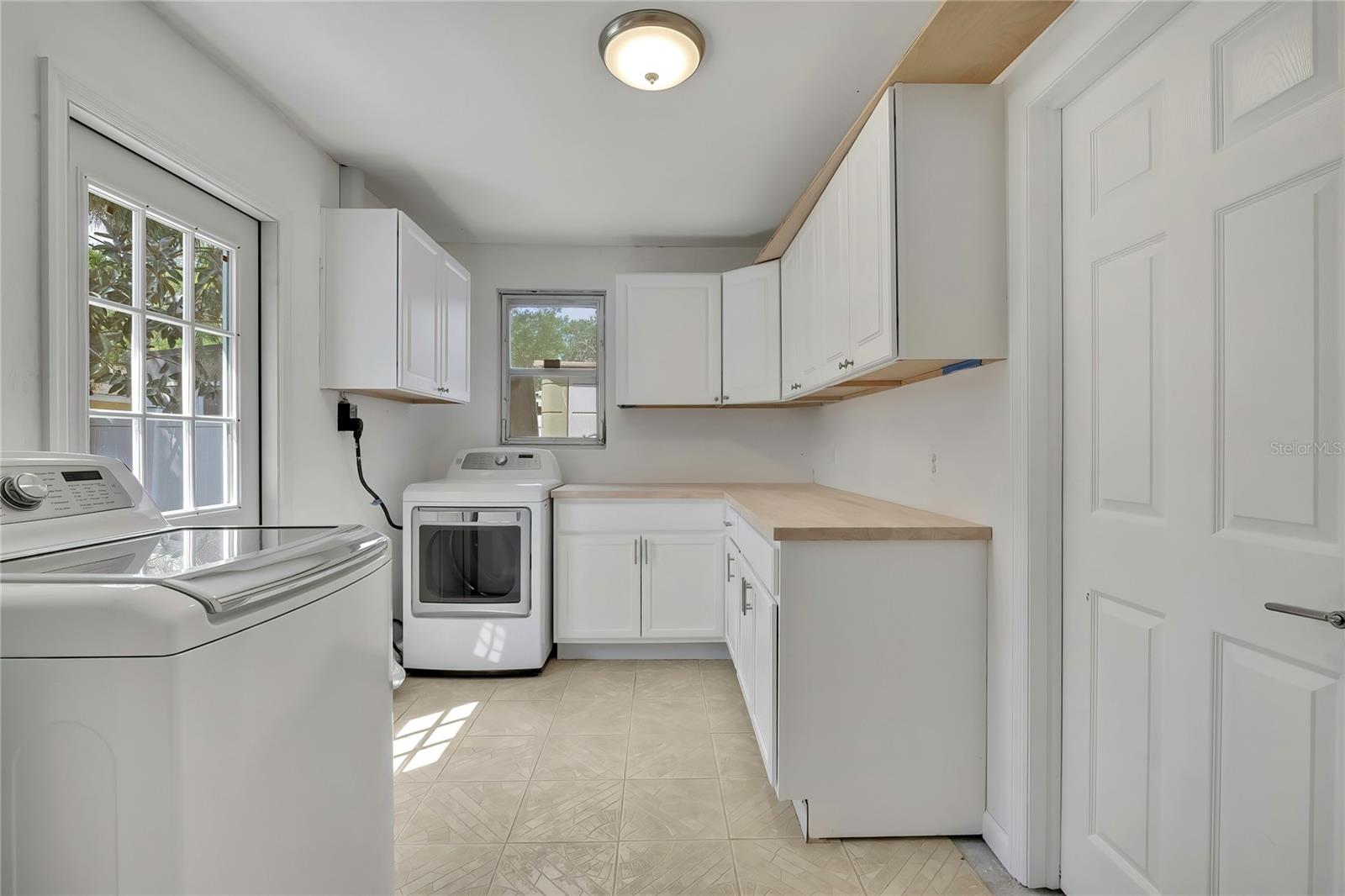 Image 13 of 45 For 8424 Stillbrook Avenue