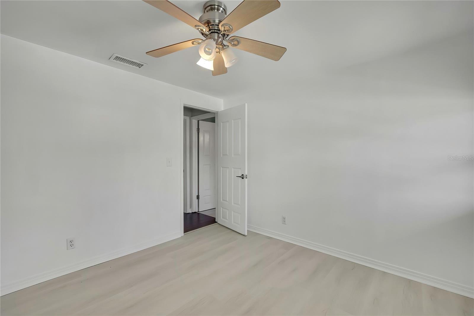 Image 29 of 45 For 8424 Stillbrook Avenue