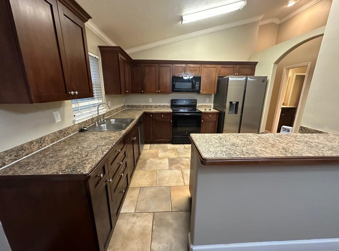 Listing photo id 2 for 4428 Gilpin Way