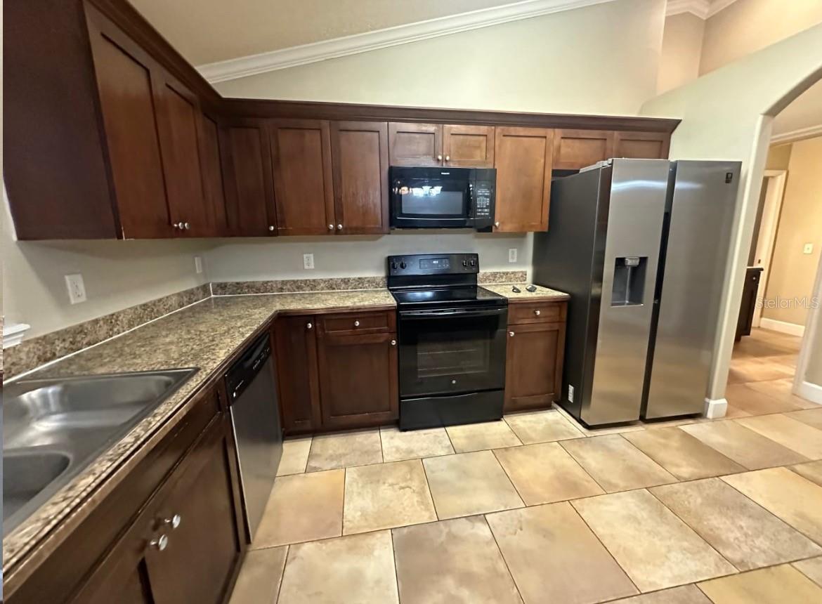 Listing photo id 3 for 4428 Gilpin Way