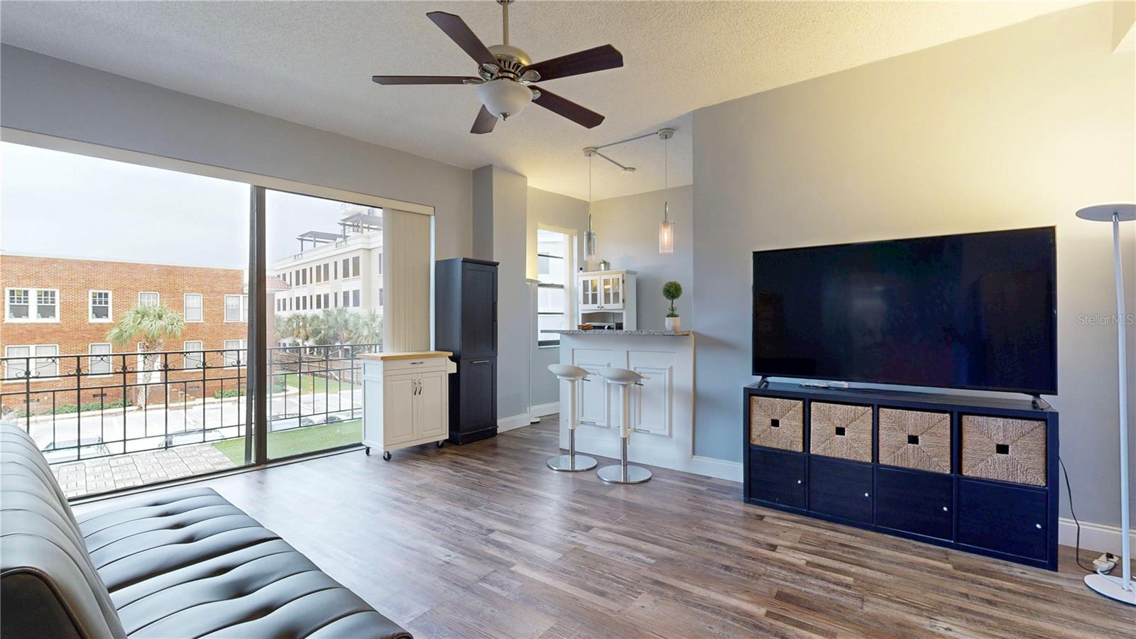 Image 12 of 37 For 2109 Bayshore Boulevard 205