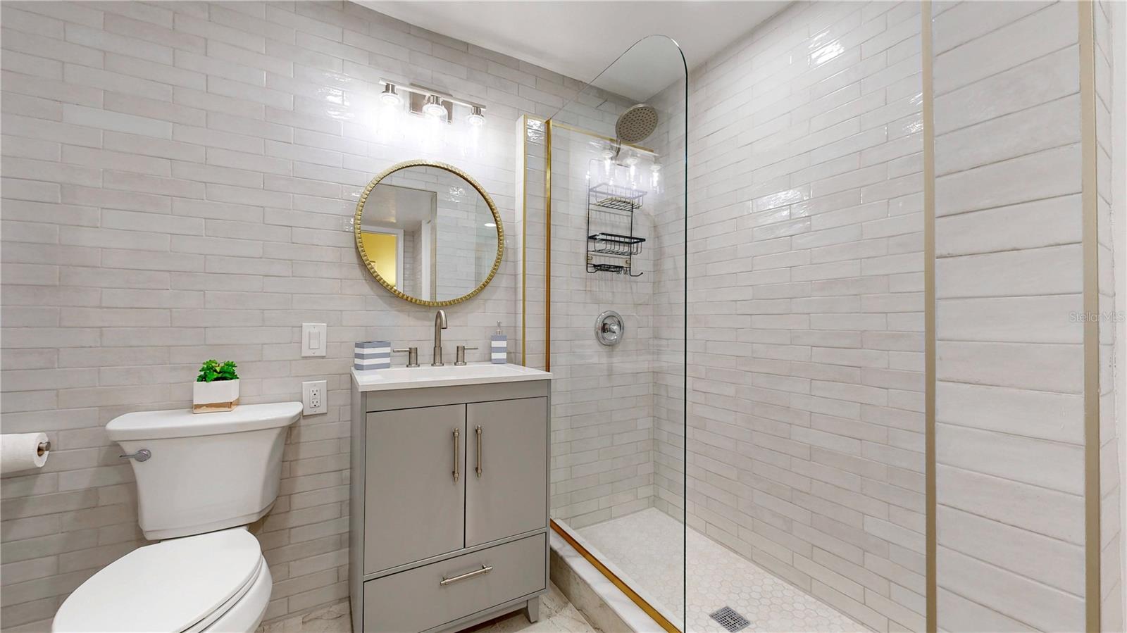 Image 20 of 37 For 2109 Bayshore Boulevard 205