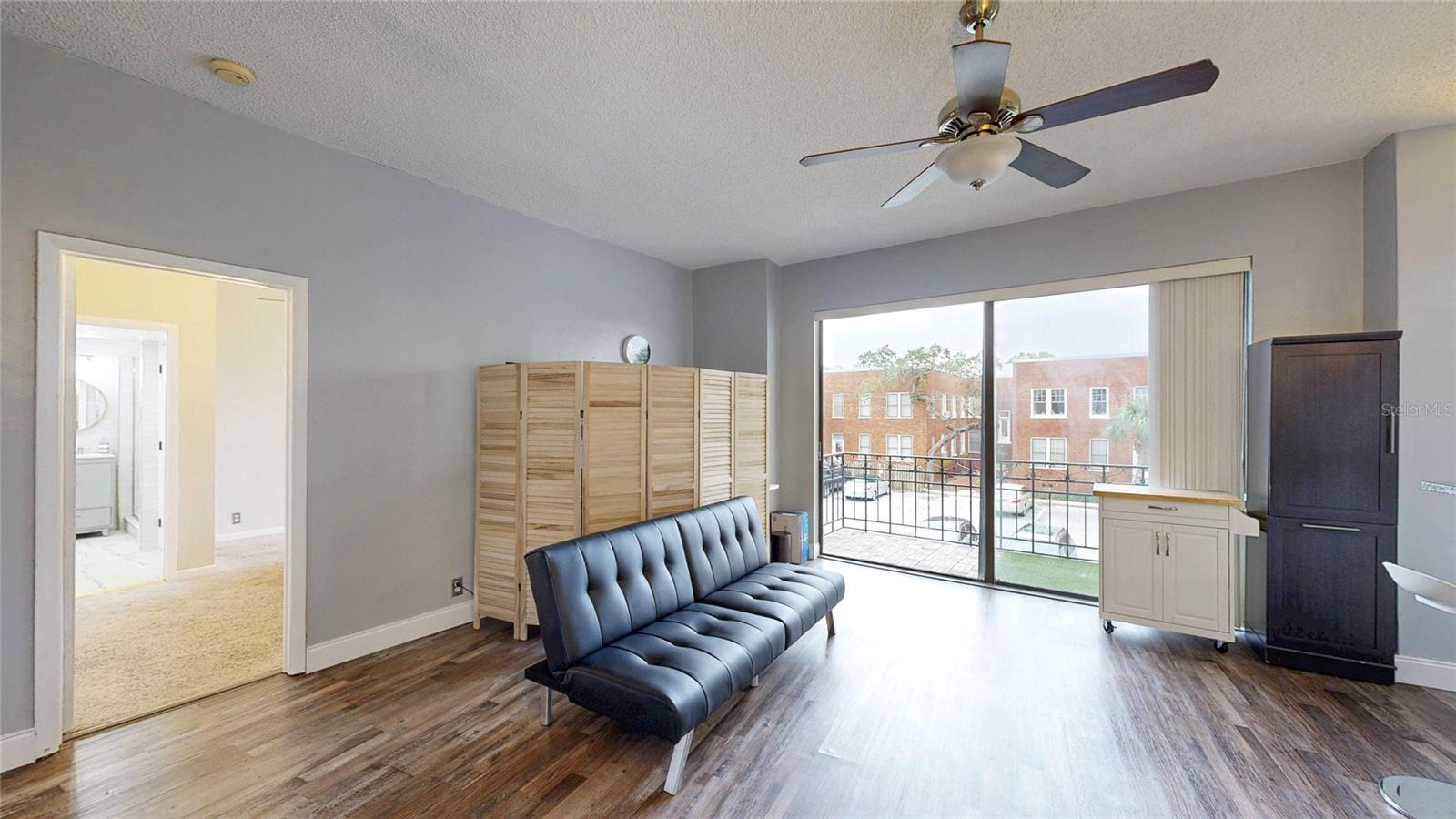 Image 5 of 37 For 2109 Bayshore Boulevard 205