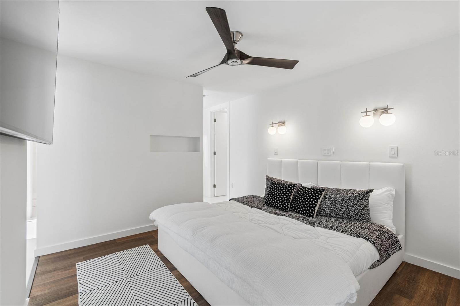 Image 12 of 71 For 7647 Sanderling Road