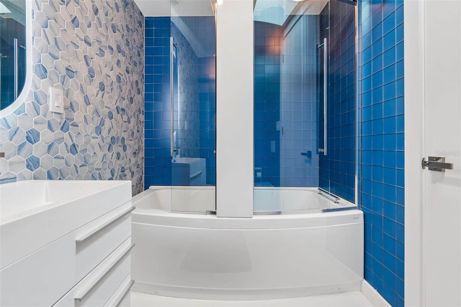 Image 28 of 71 For 7647 Sanderling Road