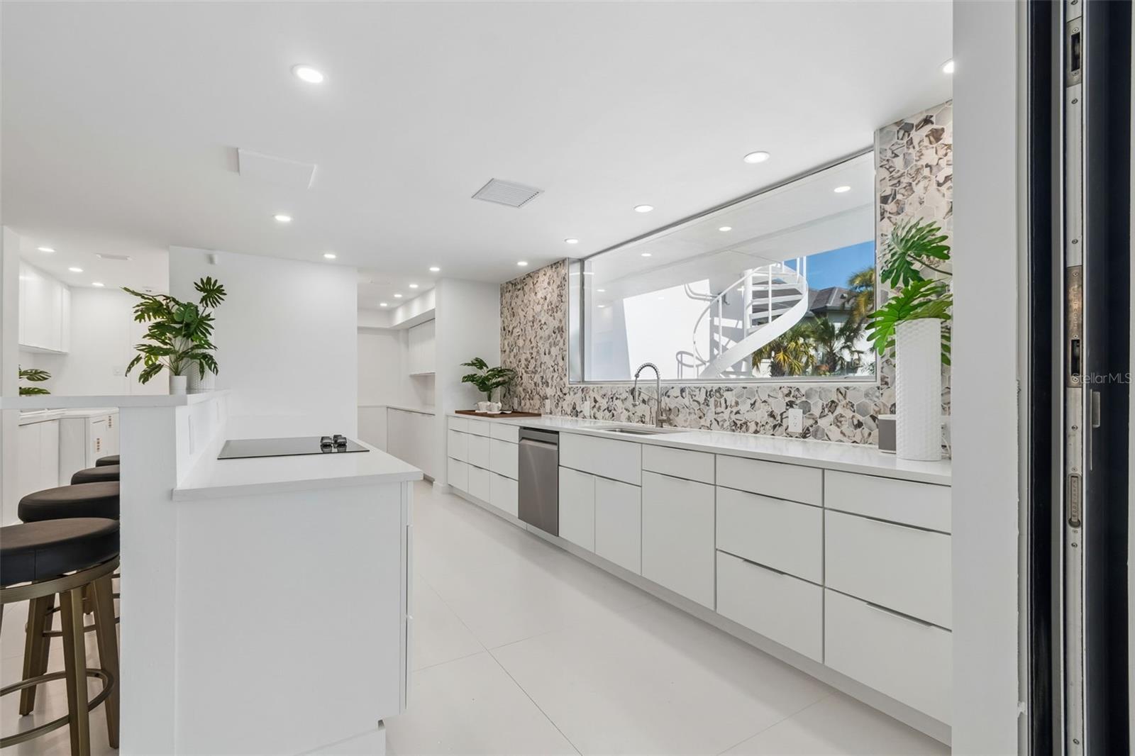 Image 31 of 71 For 7647 Sanderling Road