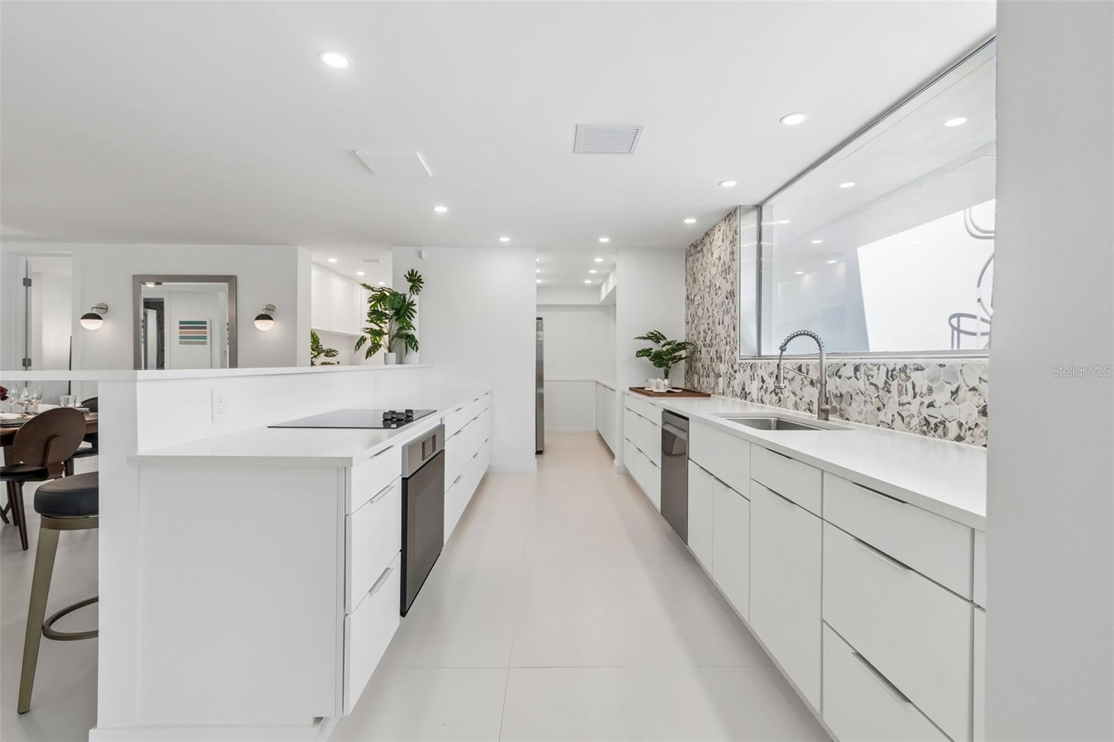 Image 32 of 71 For 7647 Sanderling Road