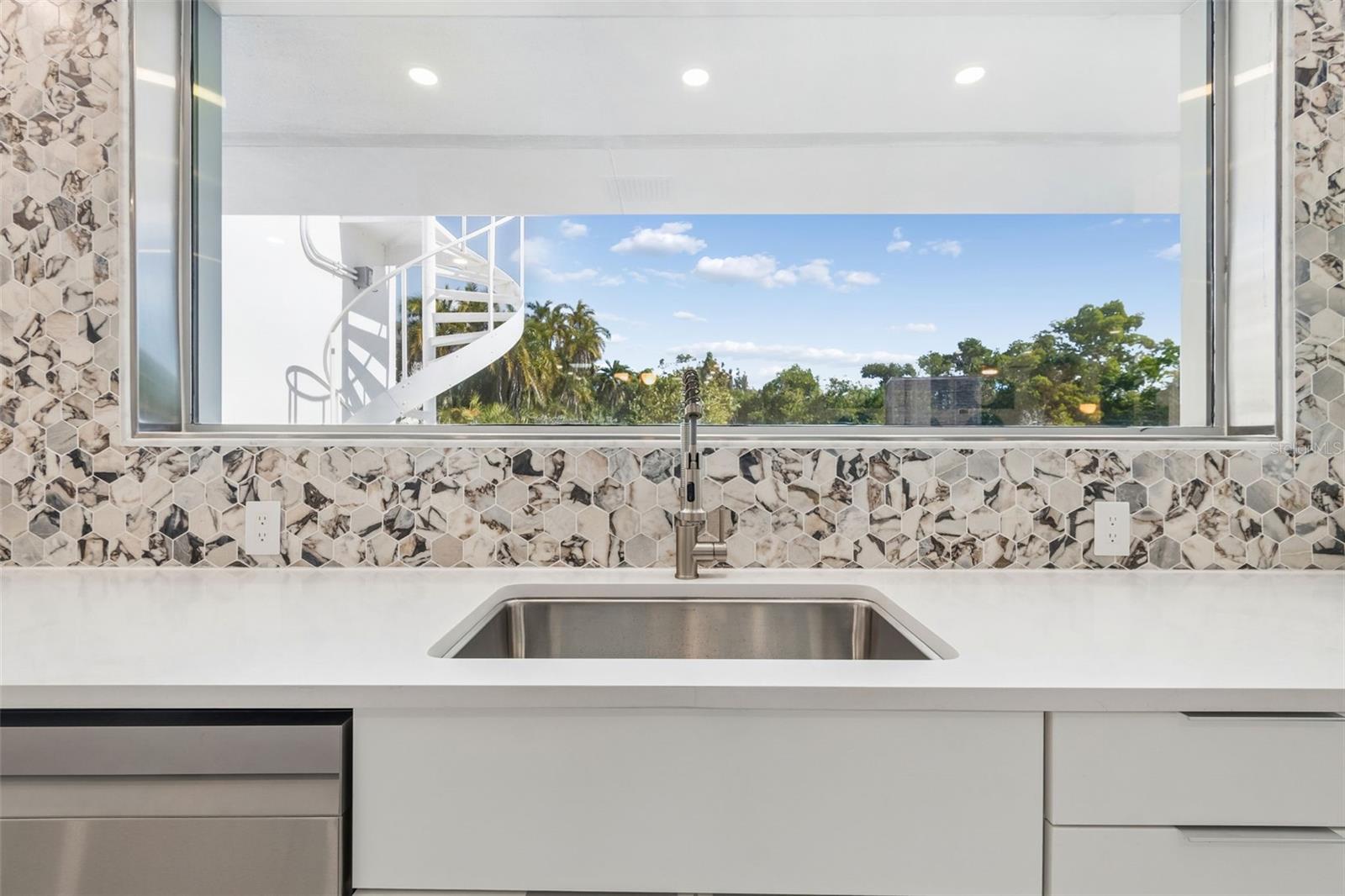 Image 33 of 71 For 7647 Sanderling Road