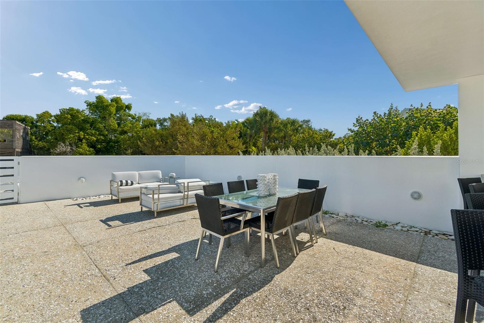 Image 5 of 71 For 7647 Sanderling Road