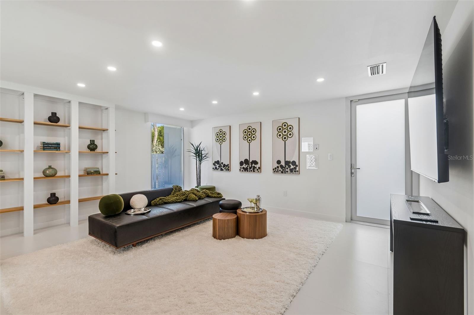 Image 56 of 71 For 7647 Sanderling Road