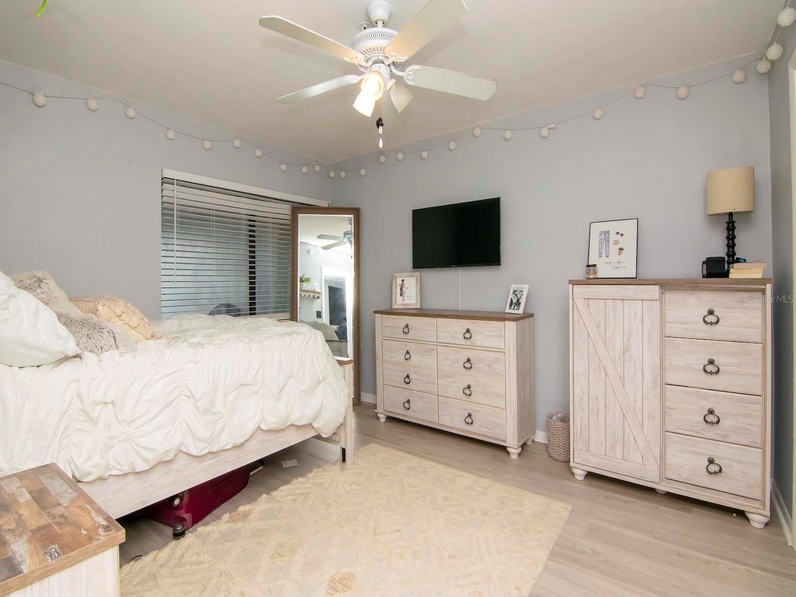 Image 21 of 59 For 2780 Riverside Drive 802