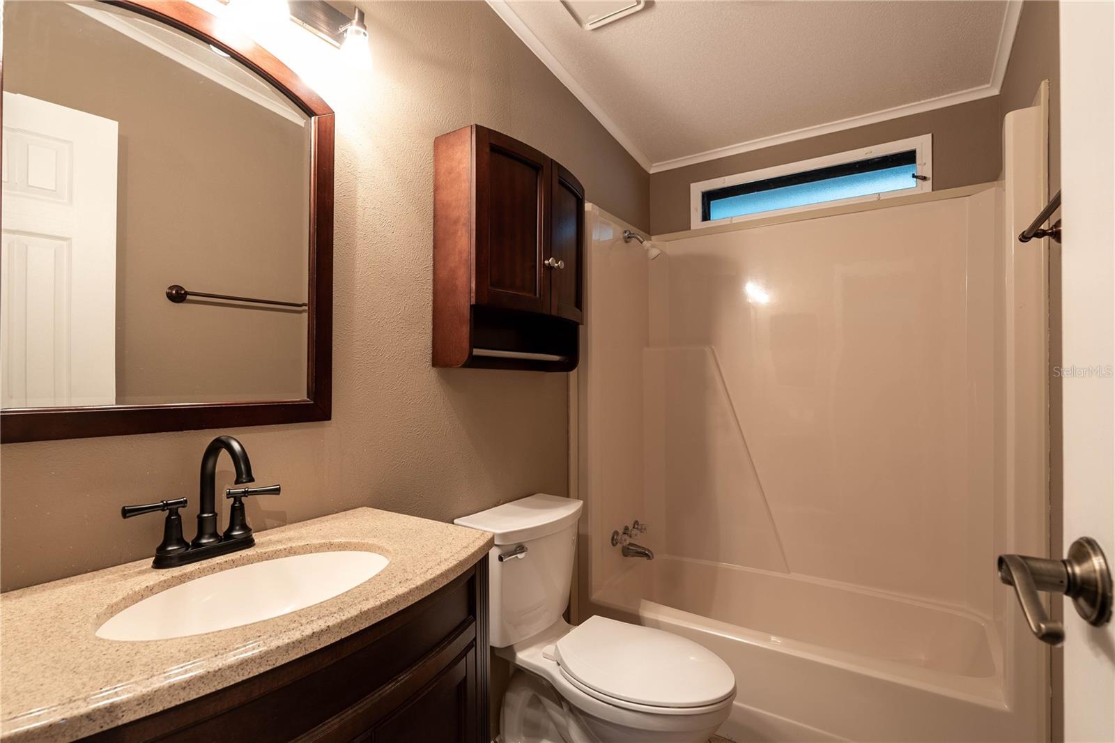 Image 18 of 61 For 5910 Majestic Way