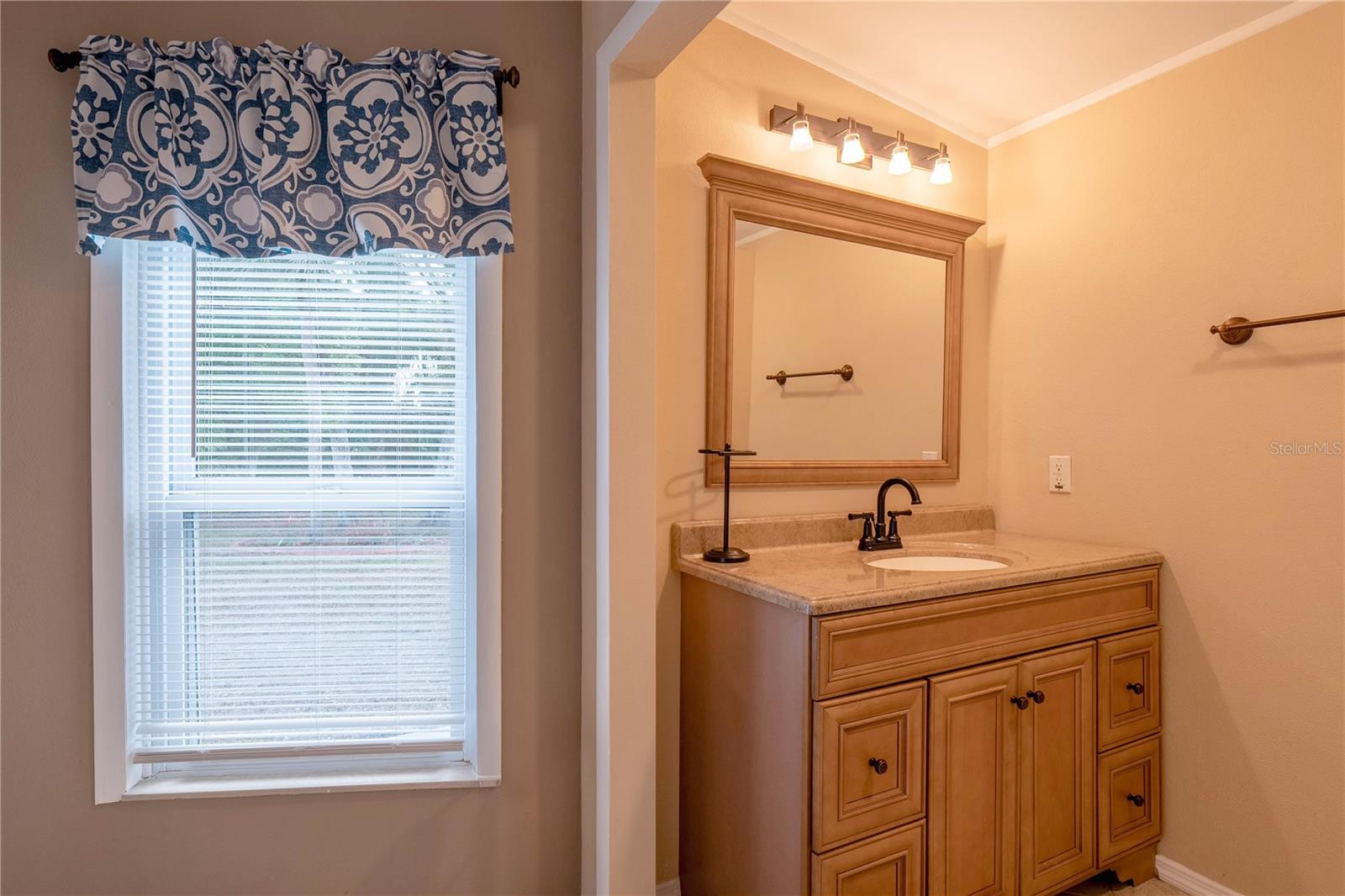 Image 31 of 61 For 5910 Majestic Way