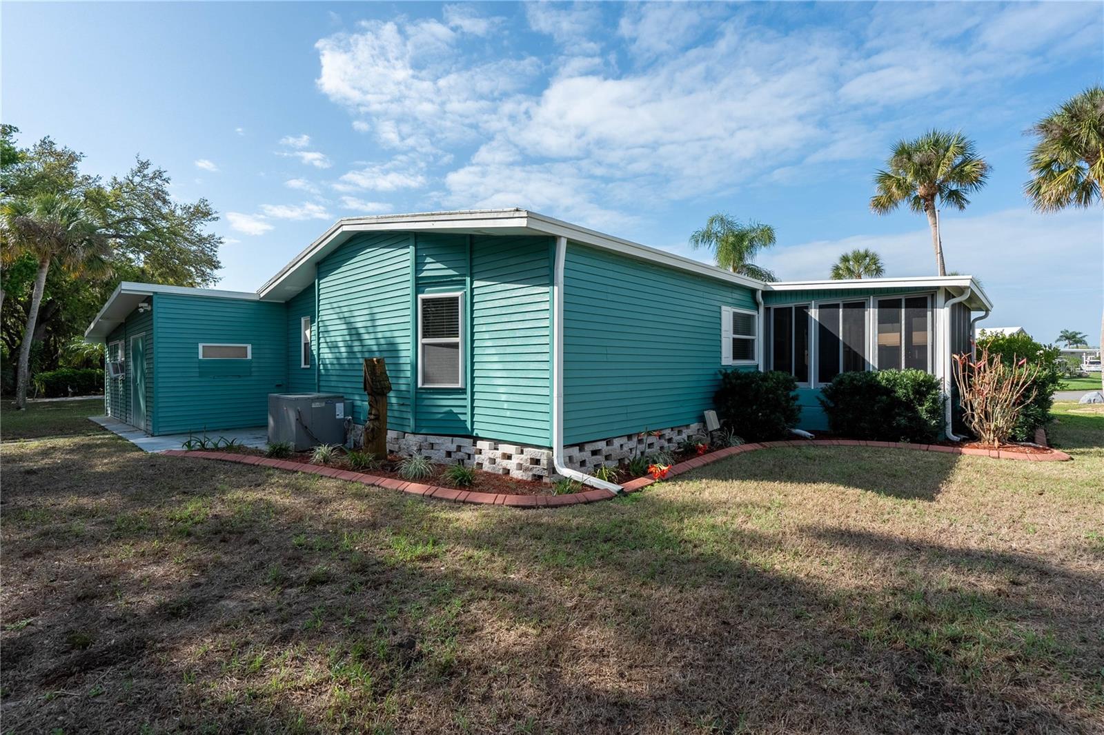 Image 32 of 61 For 5910 Majestic Way