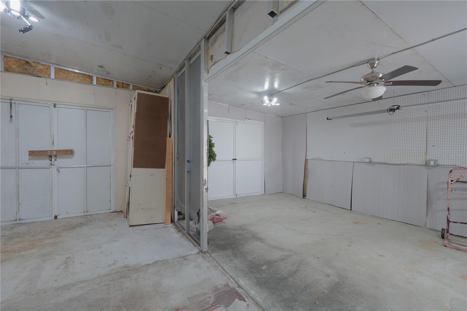 Image 36 of 61 For 5910 Majestic Way