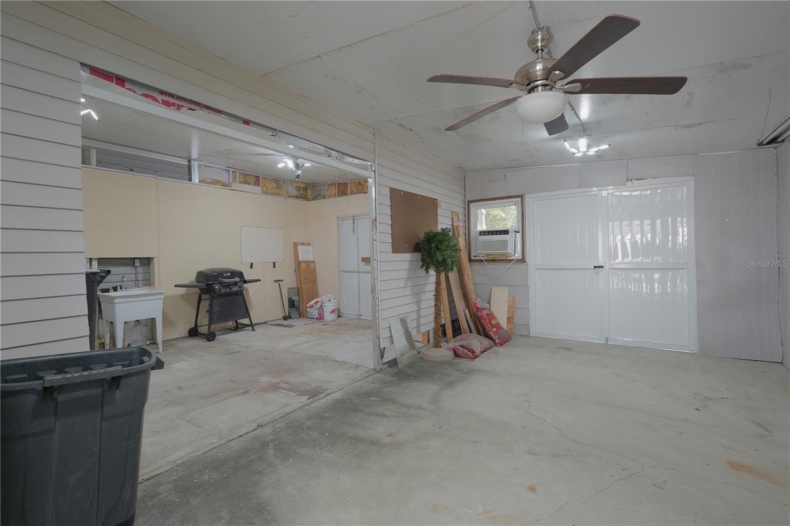 Image 37 of 61 For 5910 Majestic Way