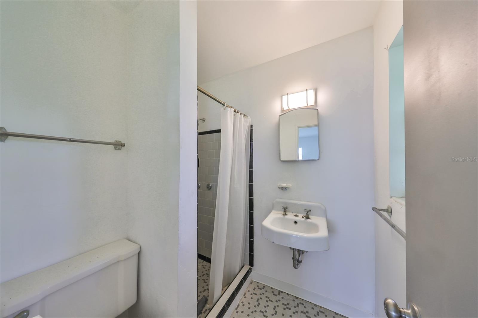 Image 11 of 36 For 3908 Wallace Avenue