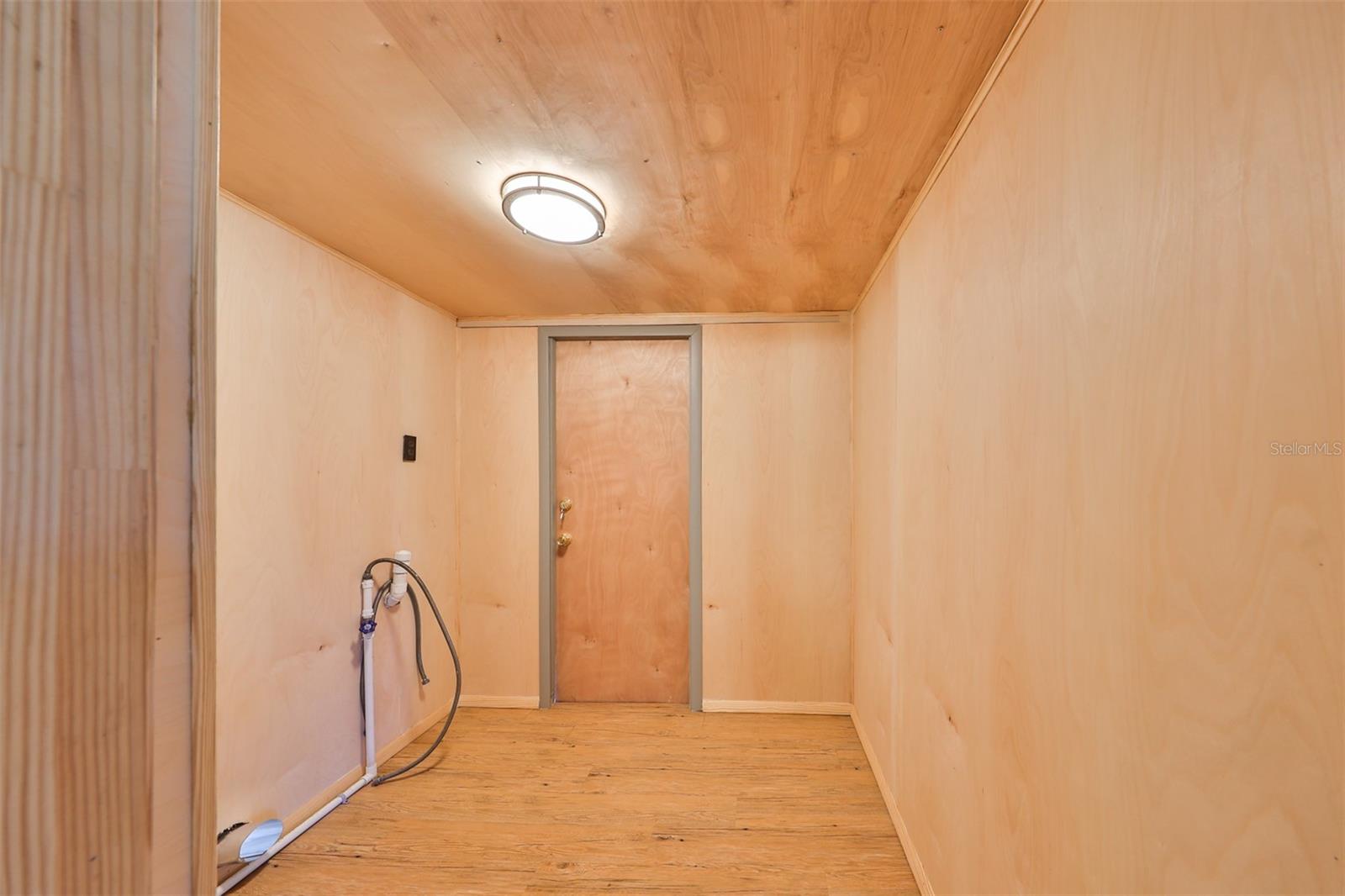 Image 18 of 36 For 3908 Wallace Avenue