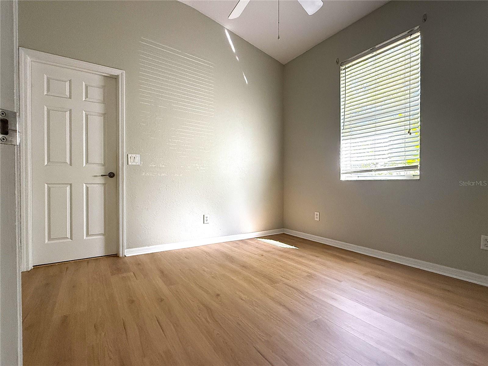 Image 17 of 44 For 11739 Holly Creek Drive