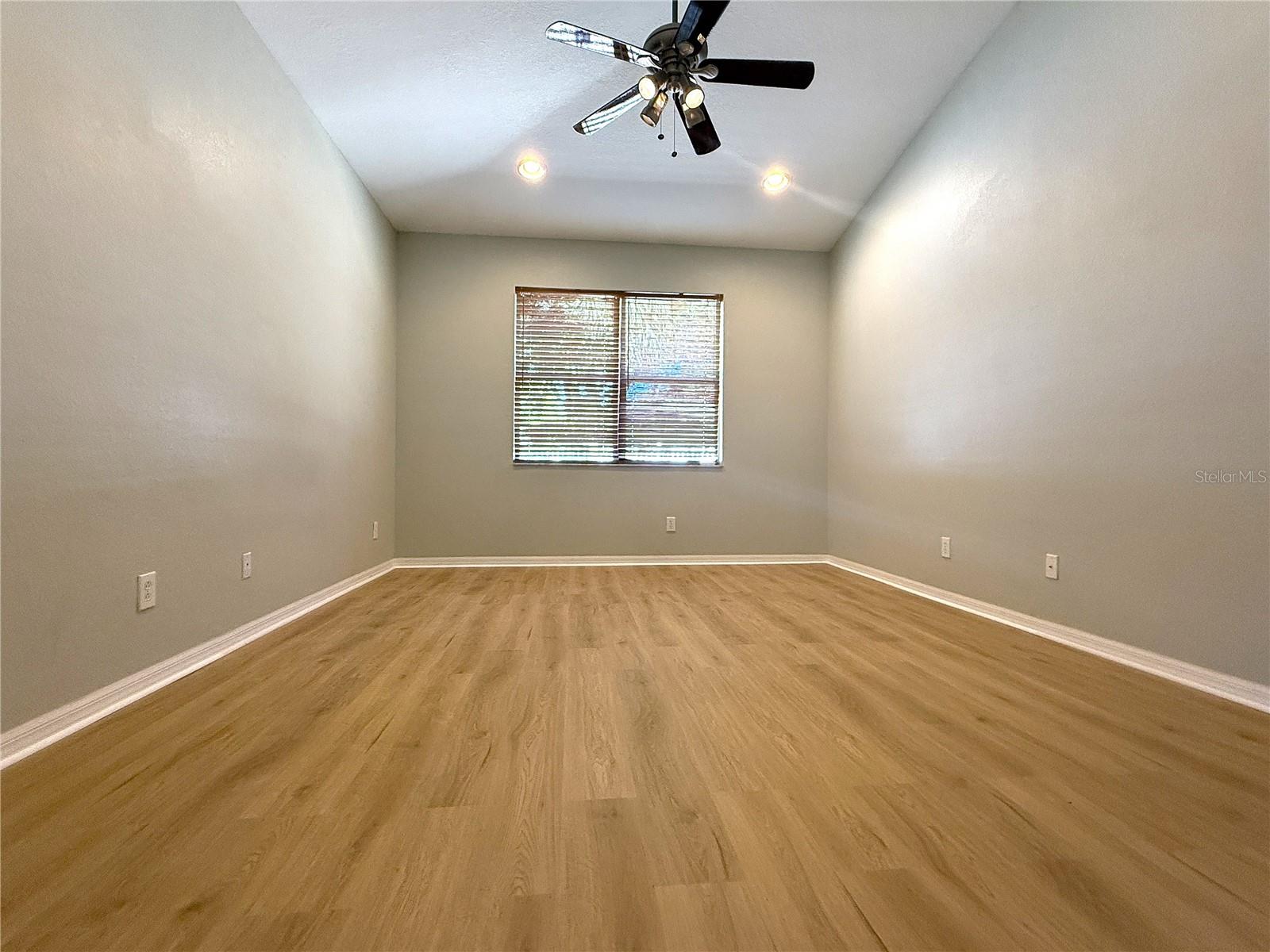 Image 20 of 44 For 11739 Holly Creek Drive